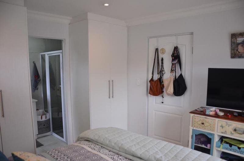 2 Bedroom Property for Sale in Island View Western Cape